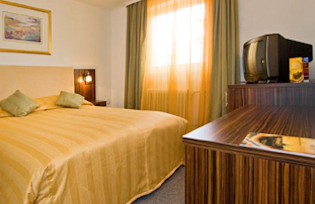 Hotel Rex سيفِسوارا الغرفة الصورة