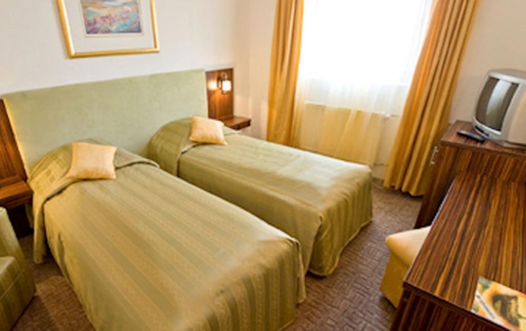 Hotel Rex سيفِسوارا المظهر الخارجي الصورة