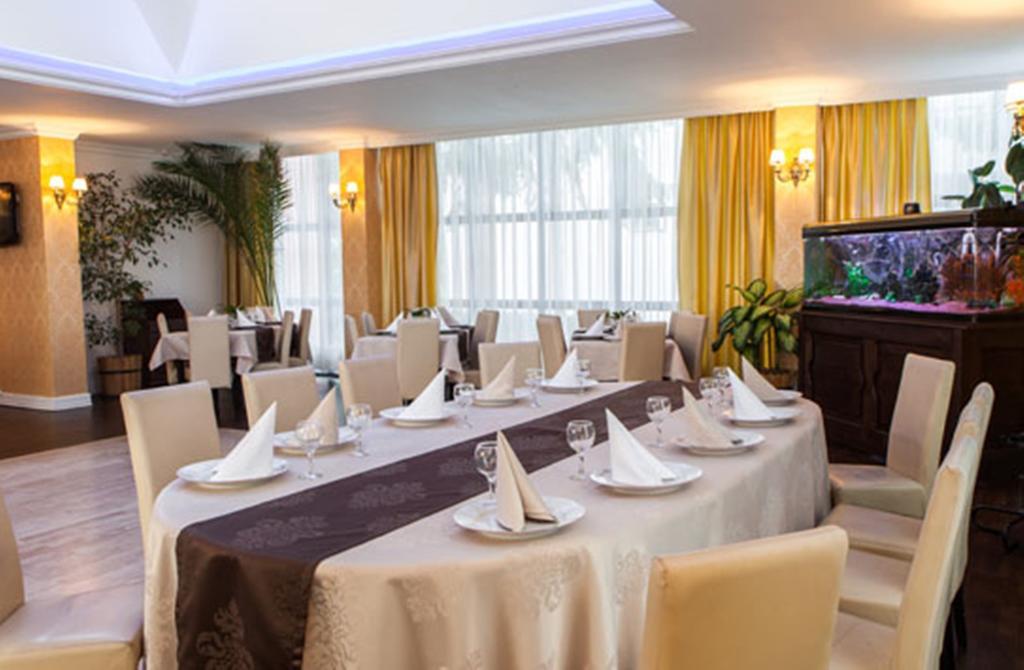 Hotel Rex سيفِسوارا المظهر الخارجي الصورة